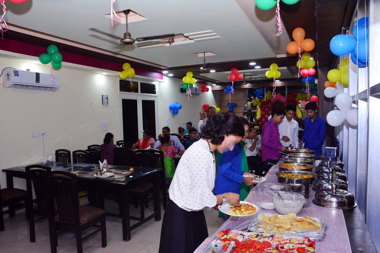 רישיקש Hotel Devbhoomi Inn מראה חיצוני תמונה